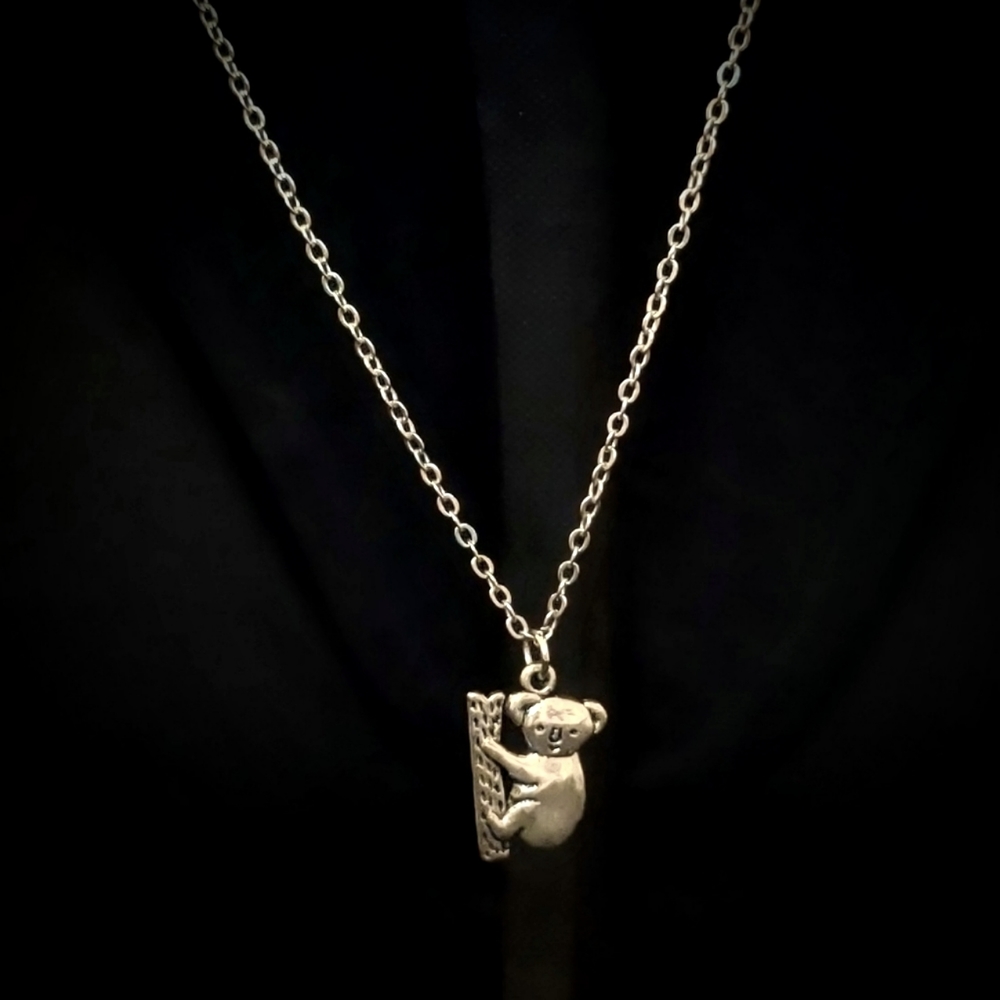 koala bear necklace 3/8" stainless steel pendant on a silvertone necklace chain - Picture 12 of 12